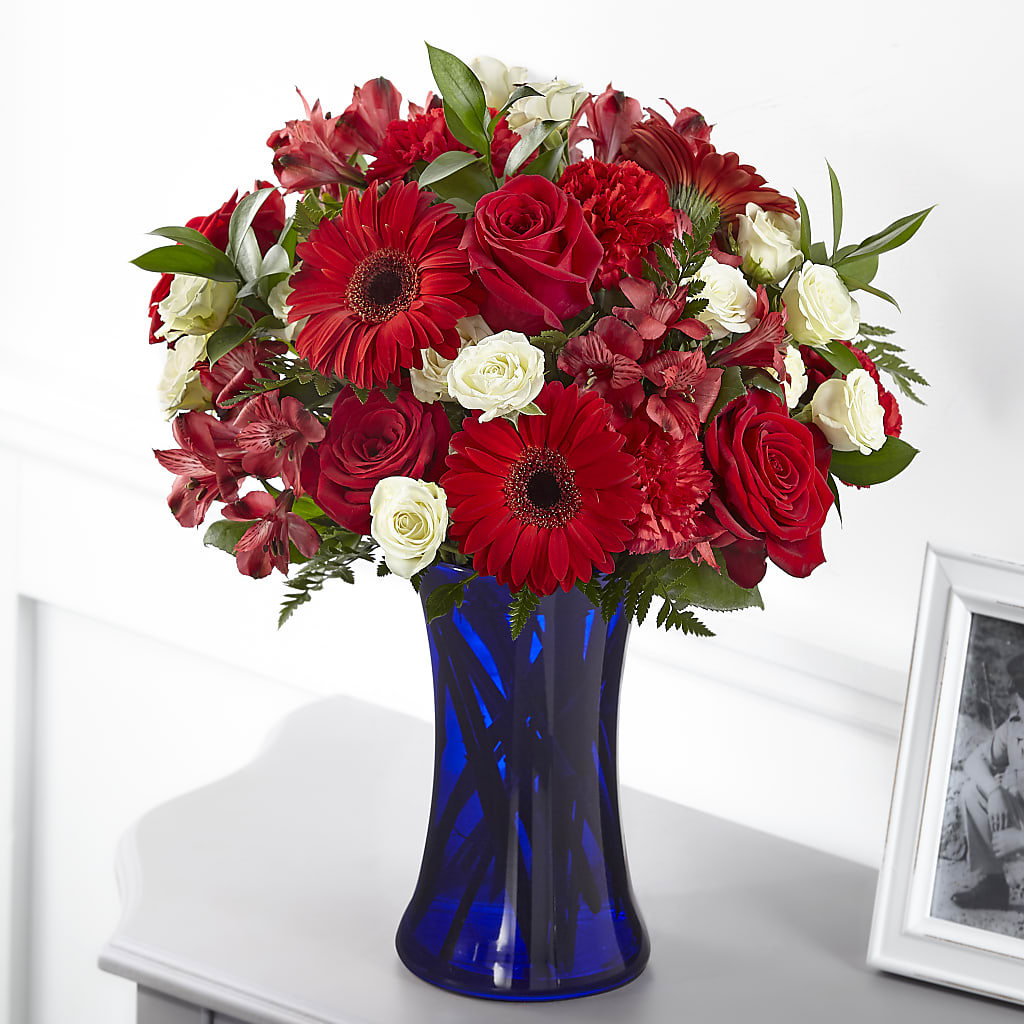 Hearts Embrace Bouquet – Upscale Flowers, Clayton NJ