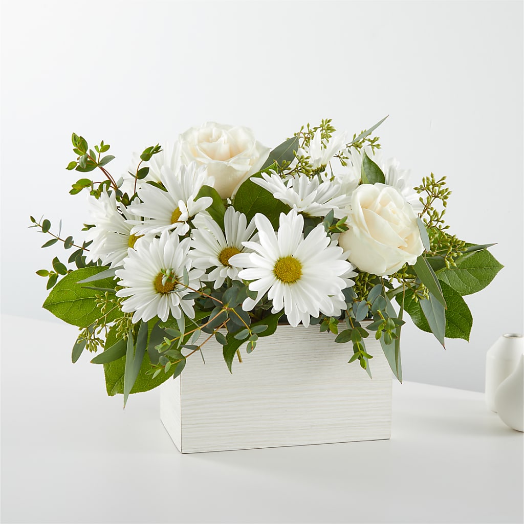 Fresh Linen Box Bouquet –  Upscale Flowers, Clayton NJ