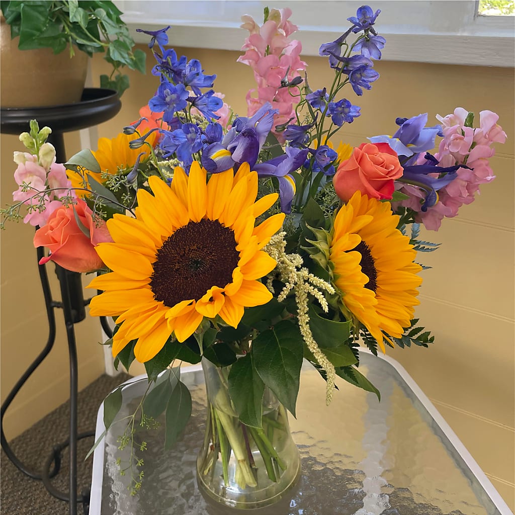 Rays of Life Bouquet –  Upscale Flowers, Clayton NJ